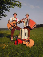 Akkordeonspieler (BAYERDUO) und Gitarrenspieler 