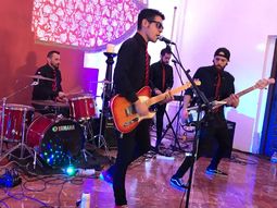 DANDO LA NOTA (Versiones pop rock español)