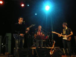 Grupo musical LIVE
