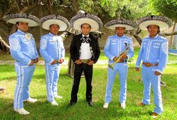 MARIACHI PRIMERA CLASE PIURA