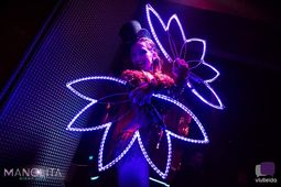 Laura Vadillo CIRCO TEATRO PERFORMANCE