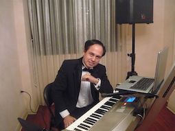 Celebre Cumpleaños con Pianis