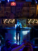 TONI & LA ORQUESTA VIRTUAL
