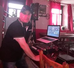  Músico solista teclista y Dj