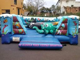 Animadora infantil Castillo hinchable