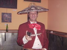 Mariachis Chapulin Pepe Moreno y Mariachi Cocula