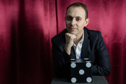Ilusionista Julio Rosales