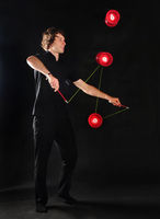Kevin Knoche - Artist und Jongleur