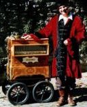 Drehorgelspieler - Leierkasten - Drehorgel      foto 2