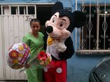 Entrega de felicitaciones, reg foto 1