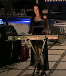 Pianista mujer para eventos foto 1