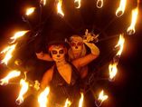 Espectáculos de  baile con malabares luz y fuego. foto 2